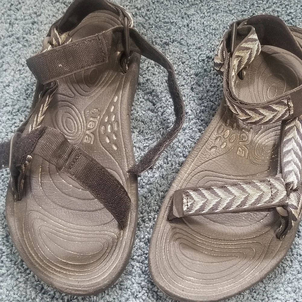 Teva Strappy Mens Sandals. Velcro Adjustable Straps. Size 11.